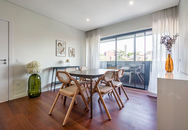 Apartamento en Oporto - Nomad's Lux - 2BDR & Parking Flores Square Porto