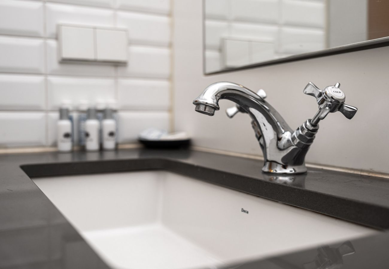 Apartment in Lisbon - Nomad's Padaria Collection - Tiled Walls Apartment in Lisbon - Nomad's Padaria Collection - Tiled Walls