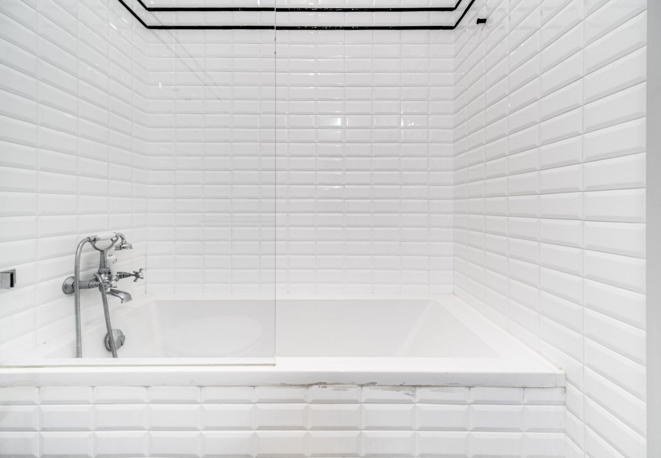 Apartment in Lisbon - Nomad's Padaria Collection - Tiled Walls Apartment in Lisbon - Nomad's Padaria Collection - Tiled Walls