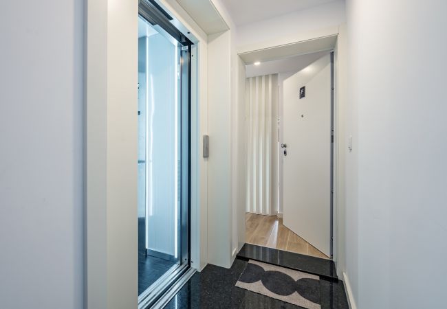 Apartment in Porto - Nomad`s Lux - 1BDR Charming Top Floor Porto Apartment in Porto - Nomad`s Lux - 1BDR Charming Top Floor Porto