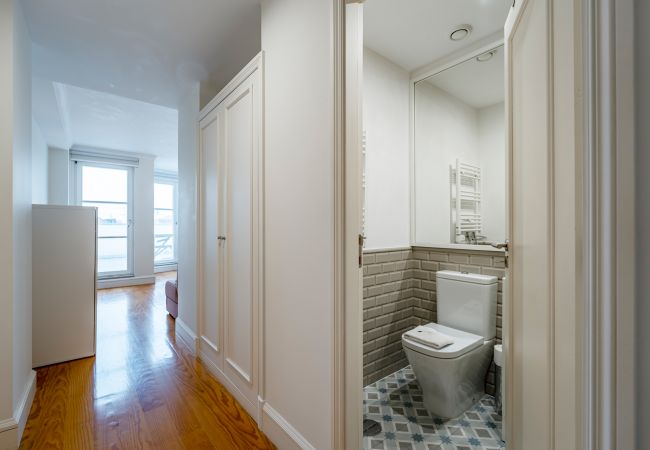 Apartment in Porto - Nomad`s Easy Stay - 1BDR Clerigos View Apartment in Porto - Nomad`s Easy Stay - 1BDR Clerigos View