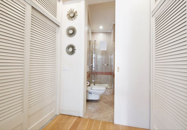 Apartamento em Lisboa - Nomad's Chiado Lisbon & Amazing View Apartamento em Lisboa - Nomad's Chiado Lisbon & Amazing View