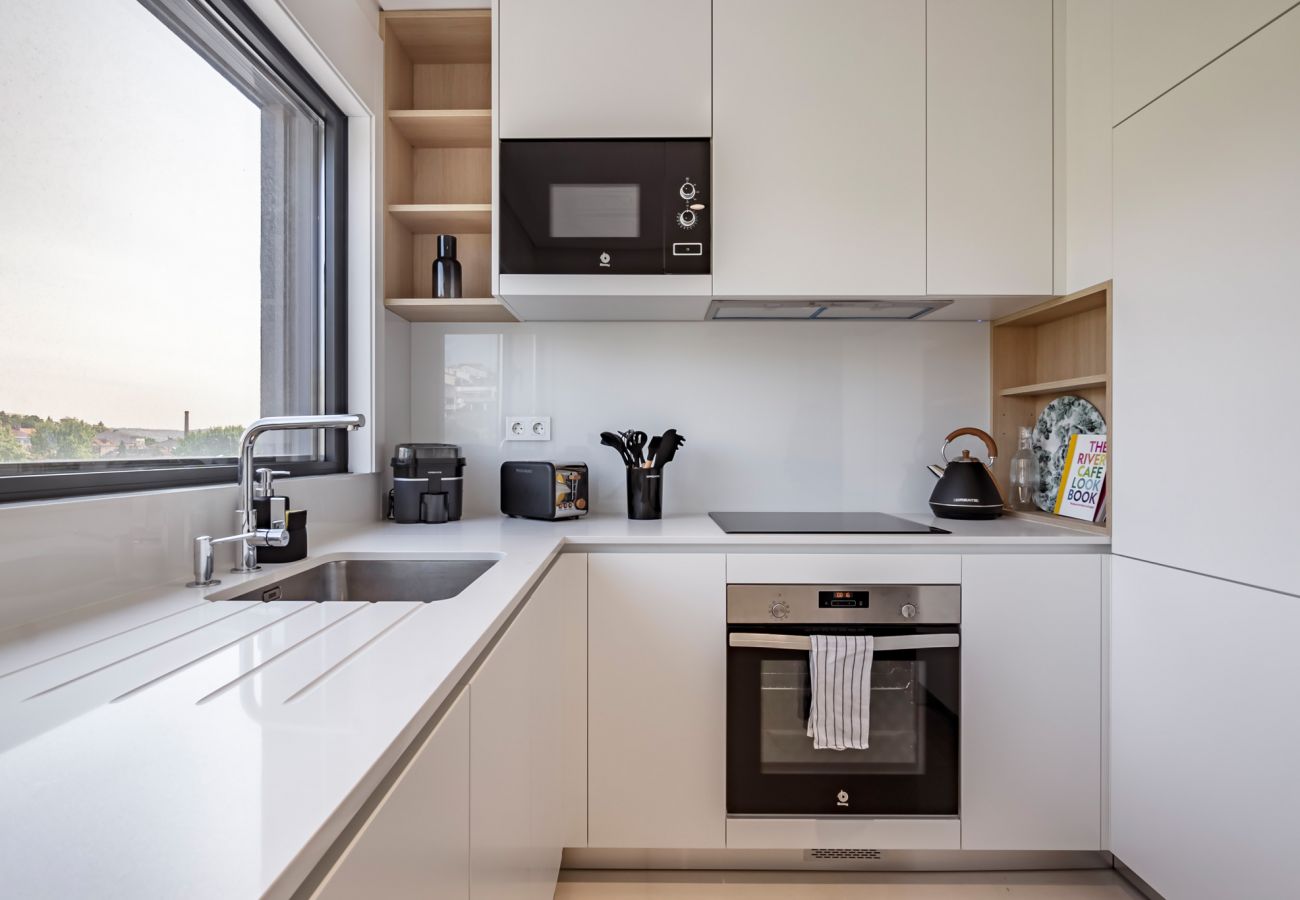 Apartamento em Porto - Nomad's Lux - 2BDR & Parking Flores Square Porto