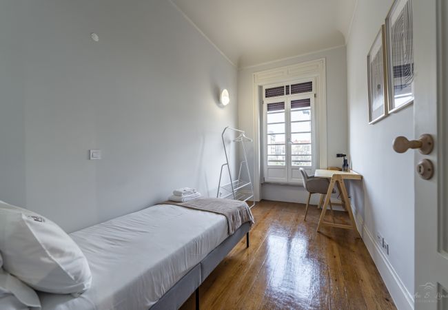 Apartamento em Porto - Nomad's Family - 3BDR Charming Hideout Porto