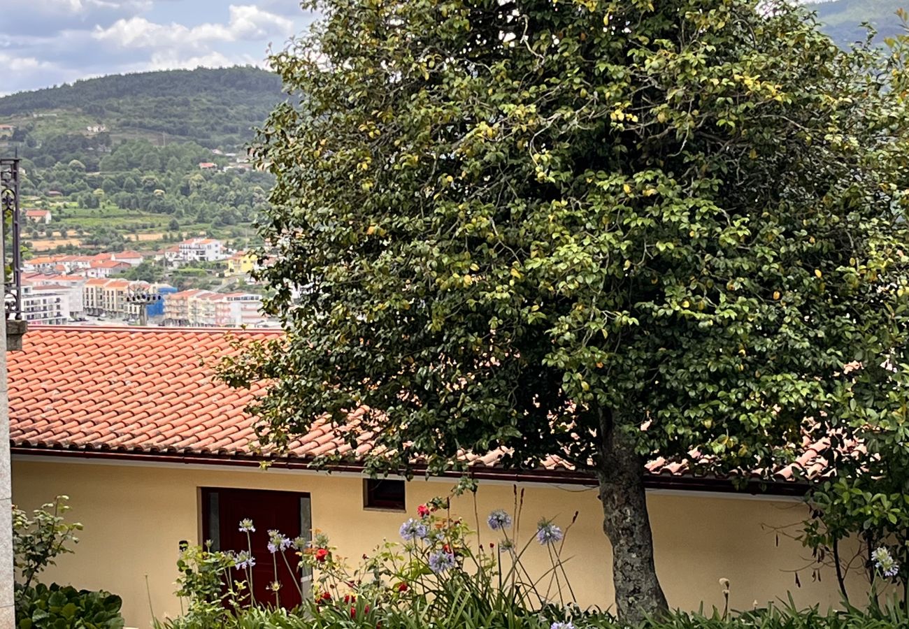 Alojamento de turismo rural em Pedraça - Nomad's Country - Cimo de Vila Casa Jardim