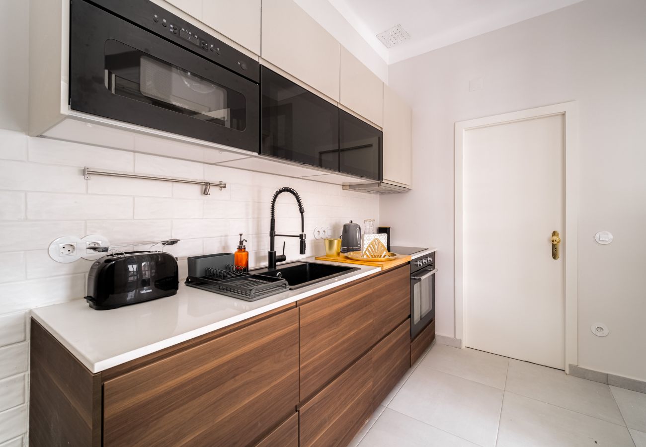 Apartment in Porto - Nomad's By Sta Catarina Flats - 3BED Moments