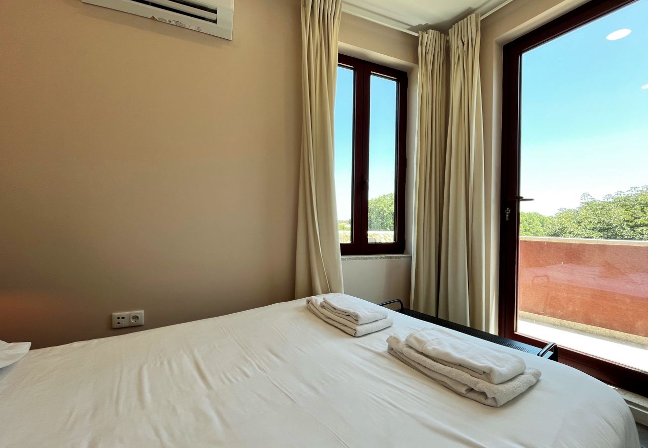 Apartment in Porto - Nomad's Nest in Bonfim - 1BED Balcony & View