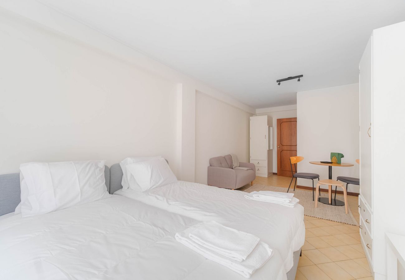 Apartment in Porto - Nomad's Easy Stay - 1BED Sunrise Cedofeita