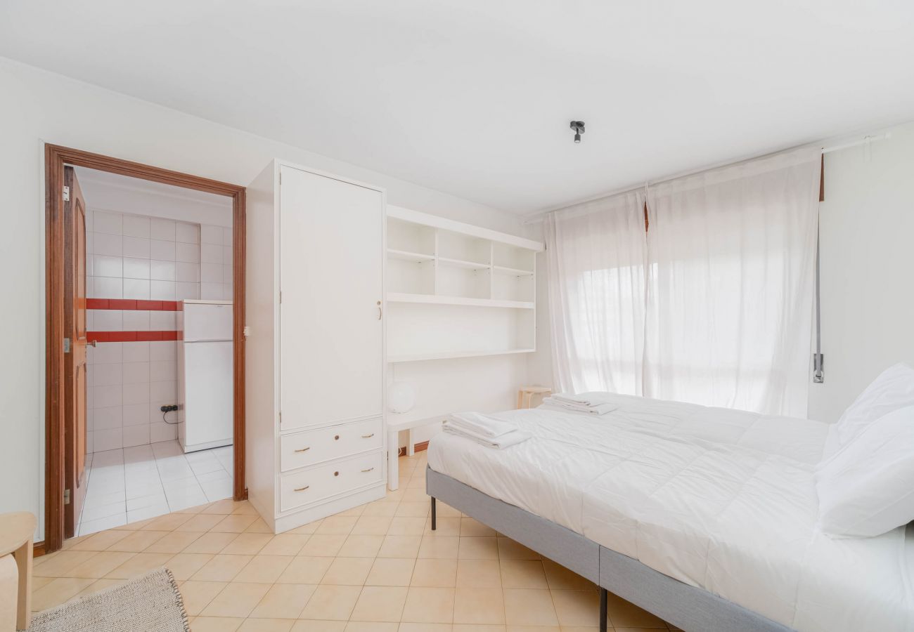 Apartment in Porto - Nomad's Easy Stay - 1BED Sunrise Cedofeita