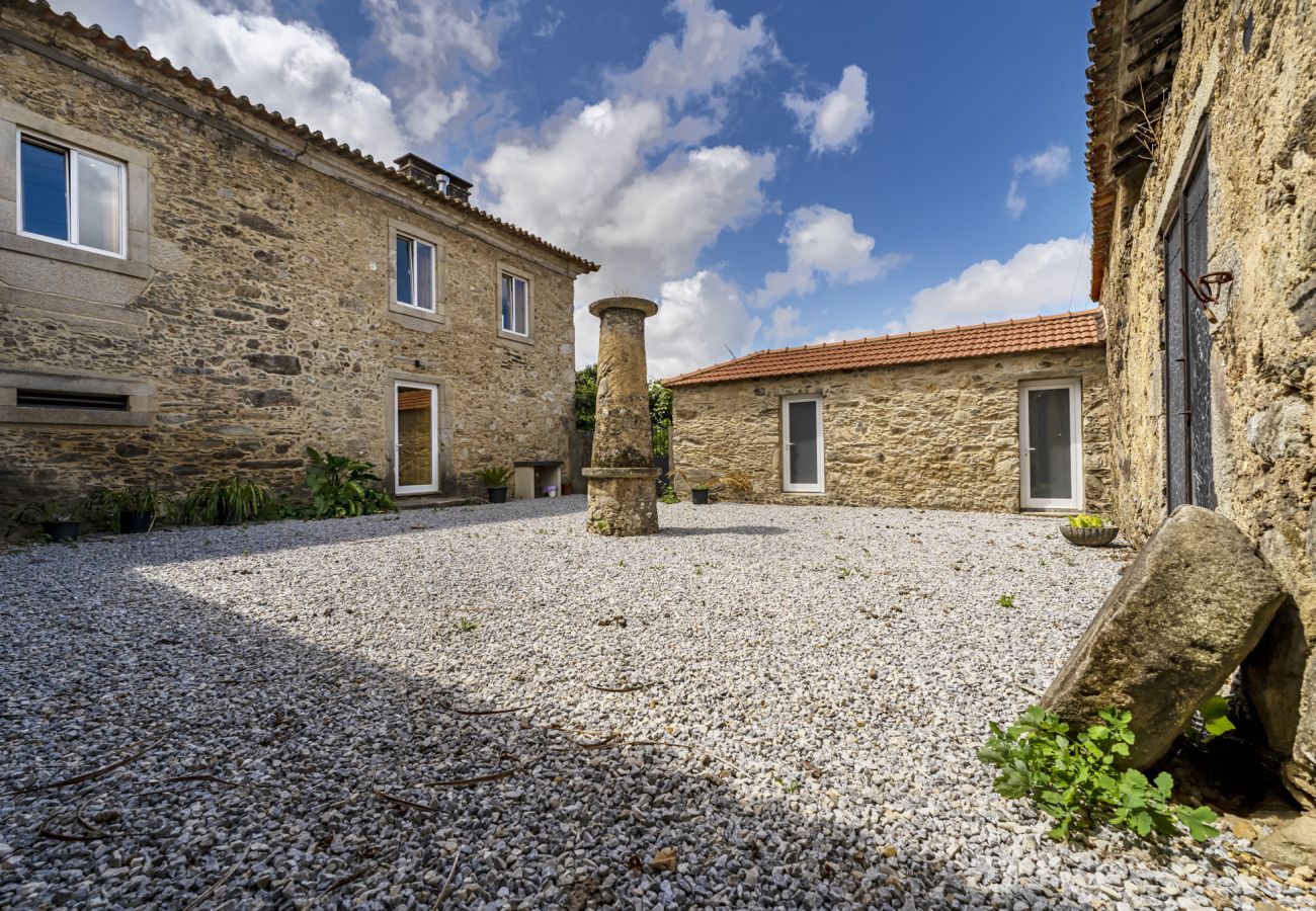 Villa in Santa Maria da Feira - Nomad's Family - 4BDR Country House Macieira