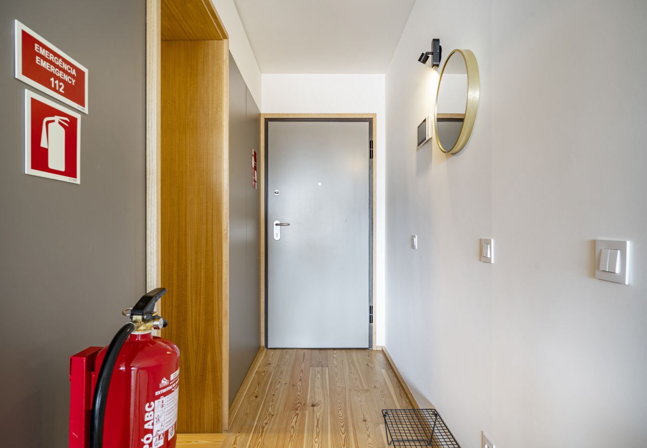 Apartment in Porto - Nomad's Easy Stay - 1BED 6th Floor Campanhã