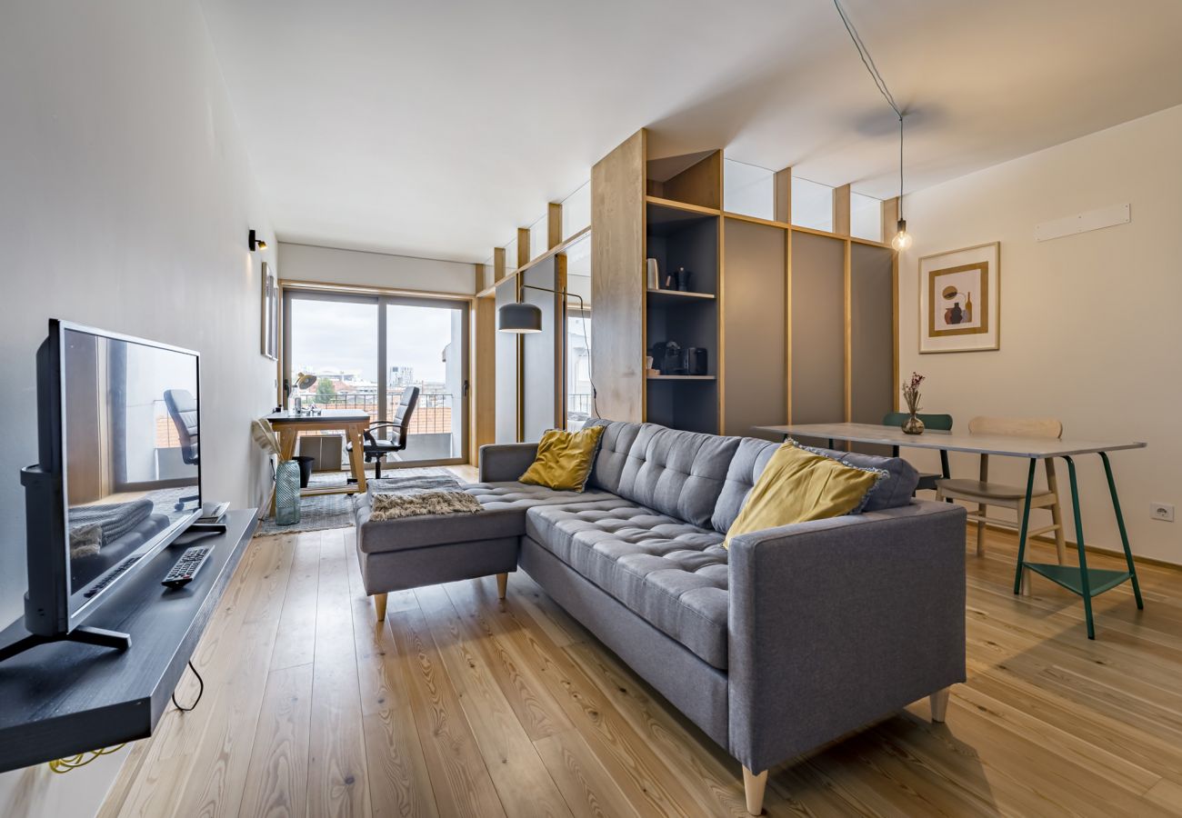 Apartment in Porto - Nomad's Easy Stay - 1BED 6th Floor Campanhã