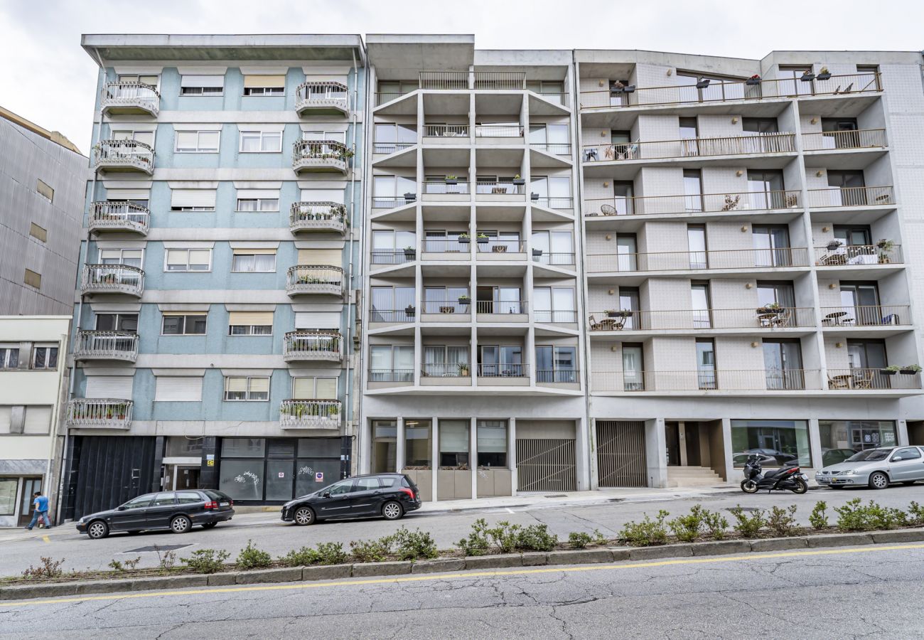 Apartment in Porto - Nomad's Easy Stay - 1BED 6th Floor Campanhã