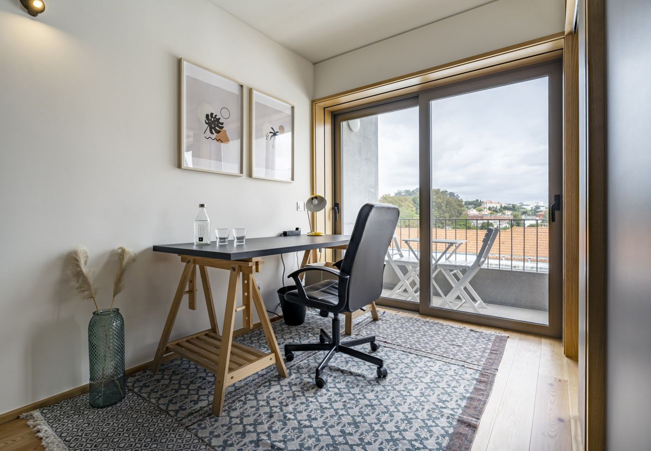 Apartment in Porto - Nomad's Easy Stay - 1BED 6th Floor Campanhã
