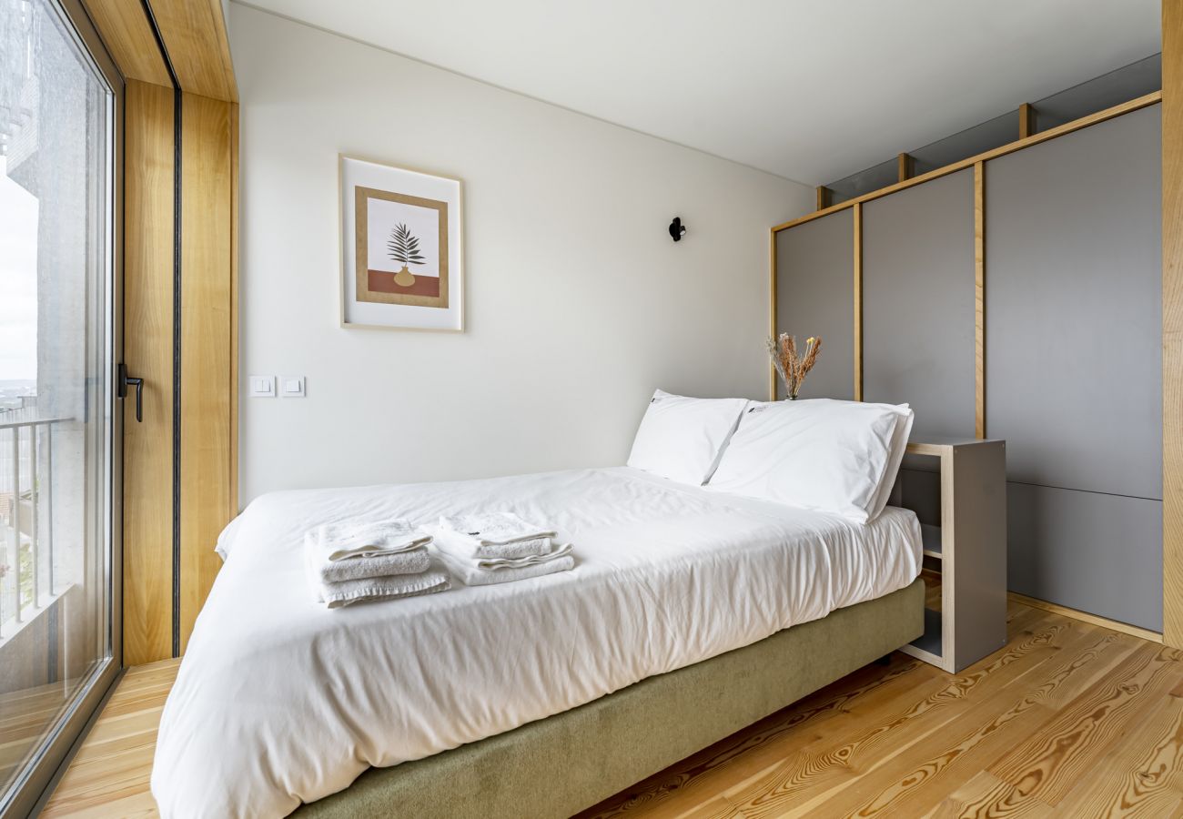 Apartment in Porto - Nomad's Easy Stay - 1BED 6th Floor Campanhã