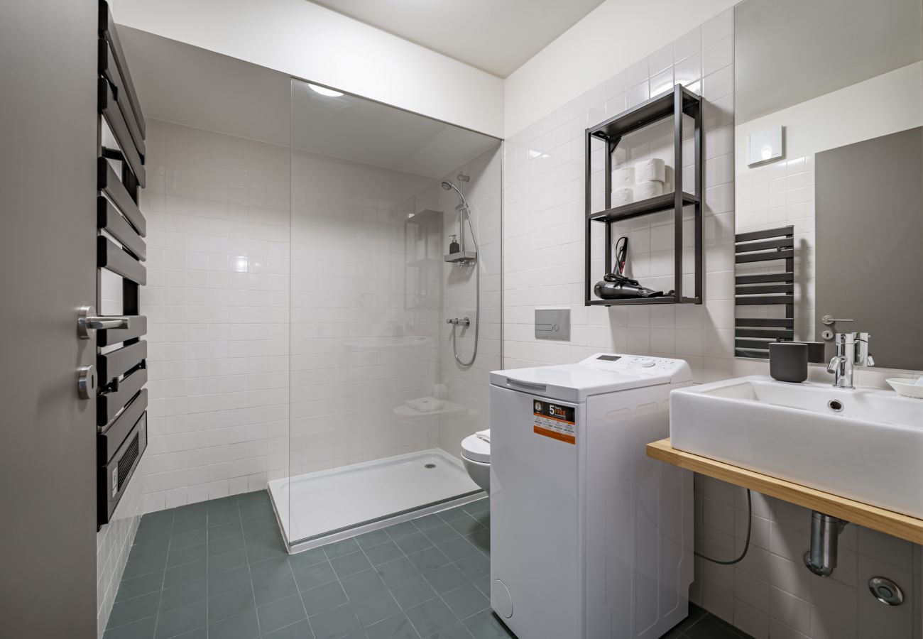Apartment in Porto - Nomad's Easy Stay - 1BED 6th Floor Campanhã