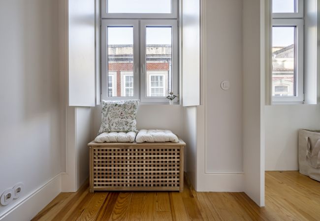 Apartment in Porto - Nomad's Easy Stay - 1BED Alegria Emerald
