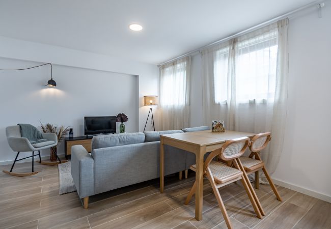 Apartment in Porto - Nomad's Lux - 1BDR Charming Top Floor Porto