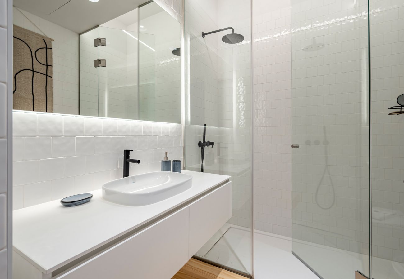 Studio in Porto - Nomad's Lux - 1BDR Almada Cool