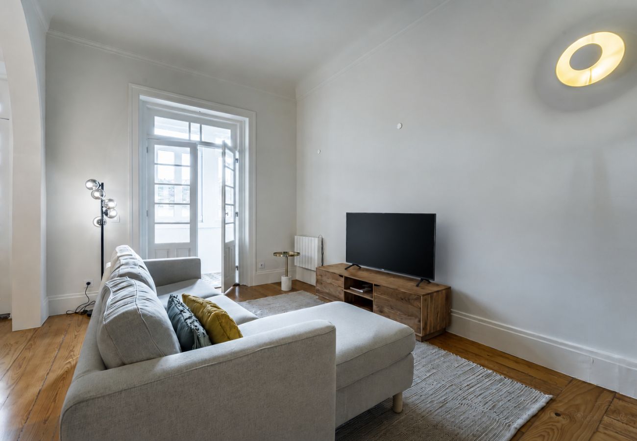 Apartment in Porto - Nomad's Family - 3BDR Charming Hideout Porto