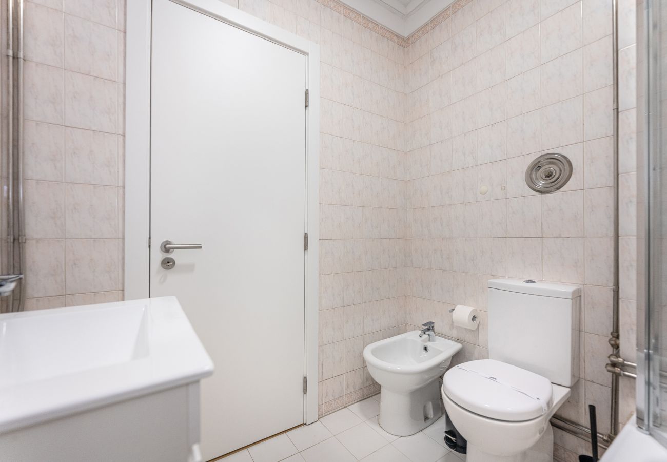 Apartment in Porto - Nomad's Family - 3BDR The Home Base Porto